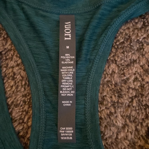 NWT Vuori Lux Performance Tank Women's Performance Tank Size M IVY NWT - Picture 5 of 7